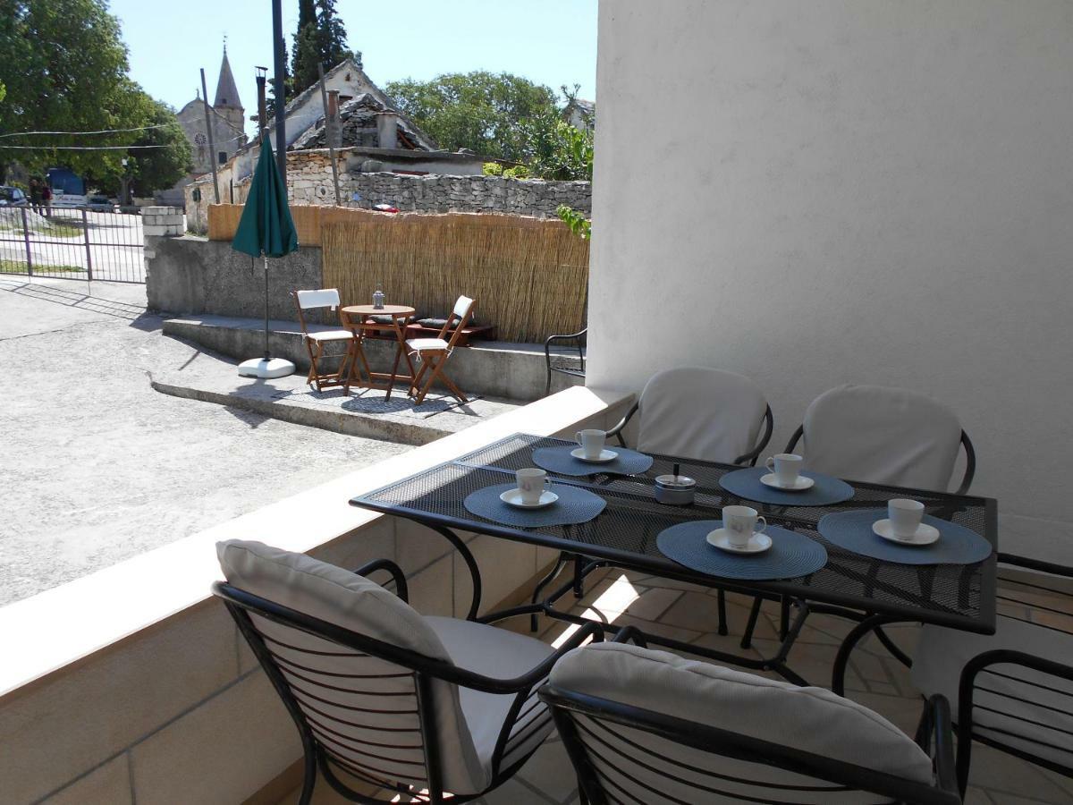 Apartmani Ino Škrip Buitenkant foto